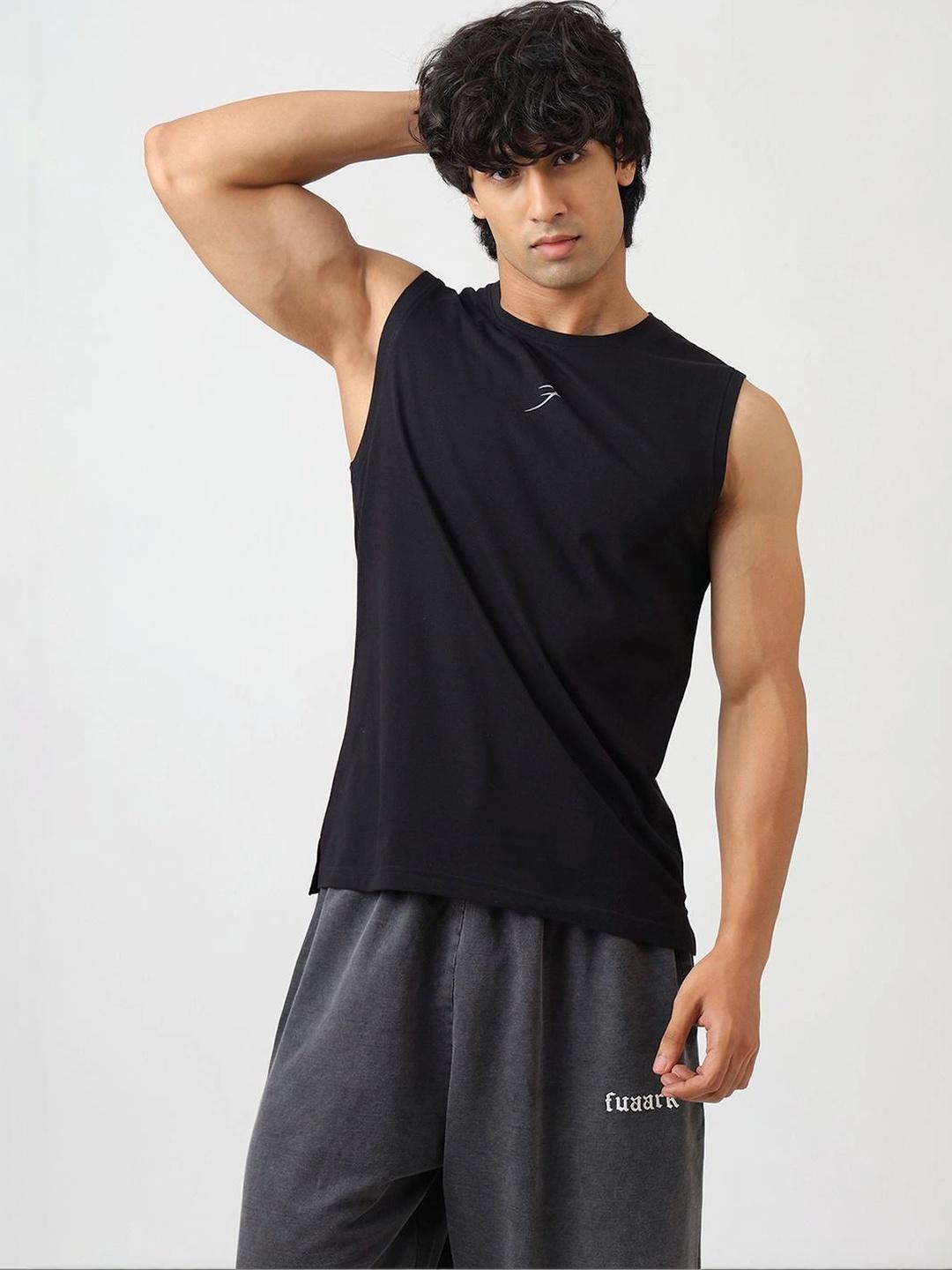 FUAARK Men Typography Printed T-shirt
