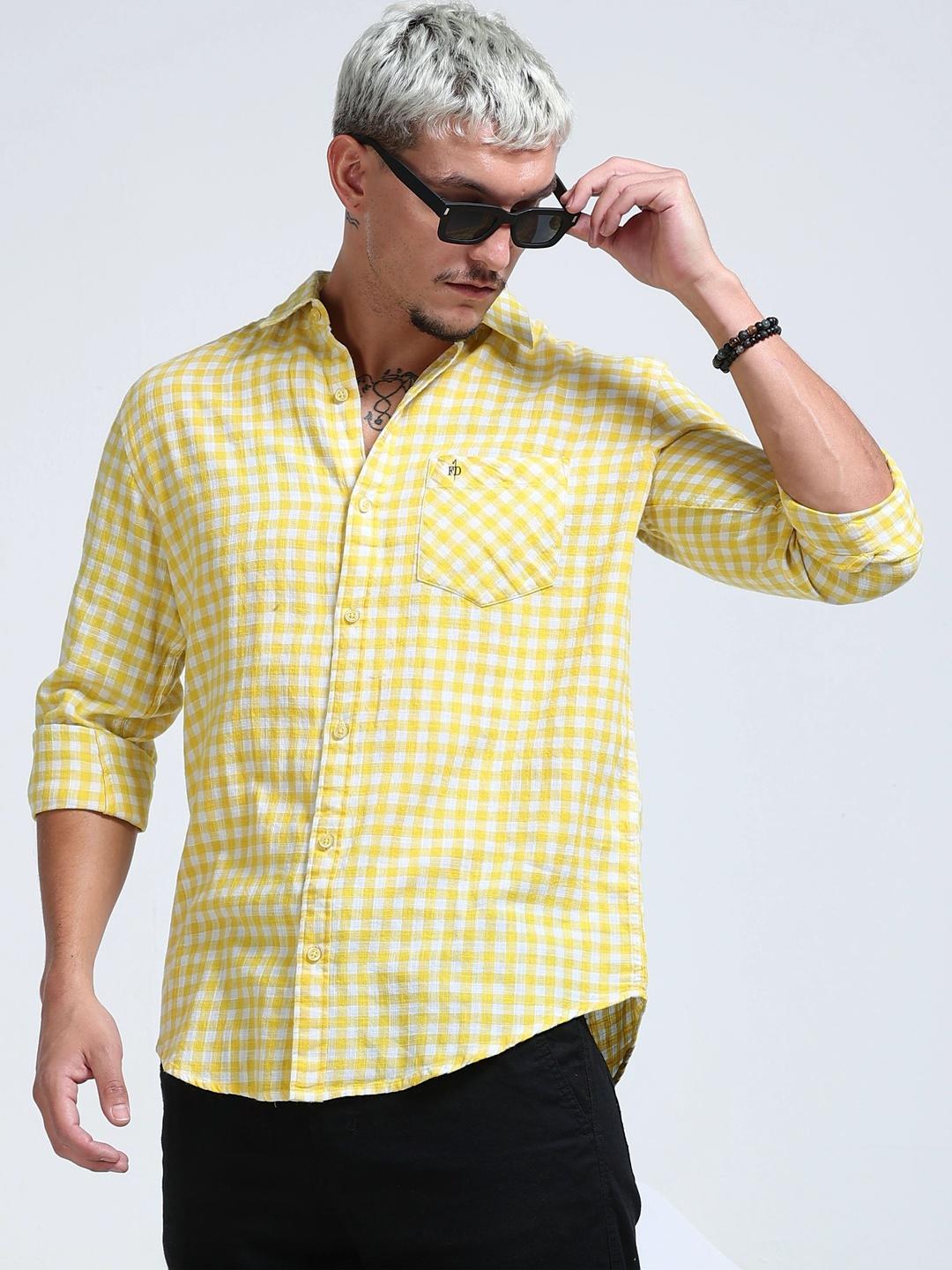 FashionDistrict Men Classic Gingham Checks Casual Shirt