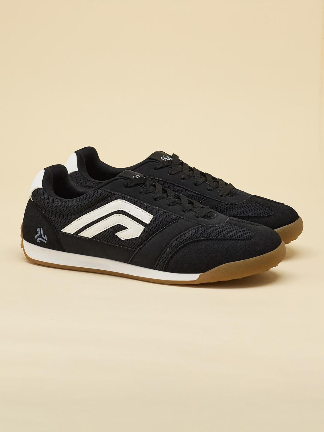 Campus ELAN Men Colourblocked Sneakers - Image 1