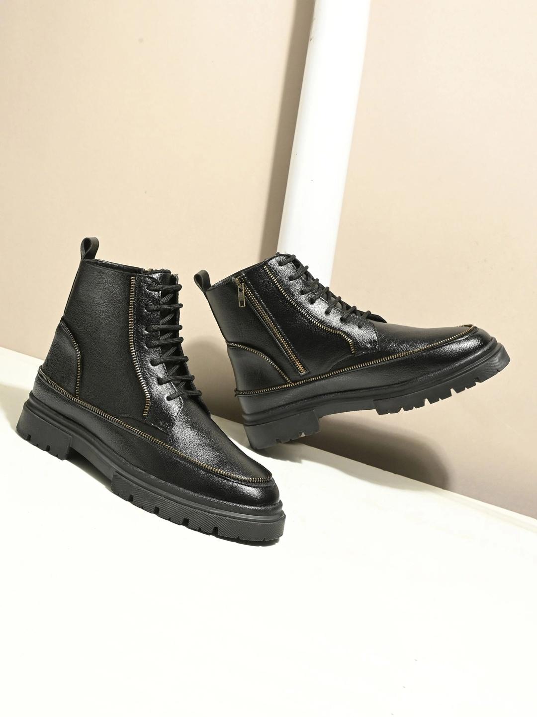 Roadster Men Textured Round Toe Lace-Up Boots - Image 1