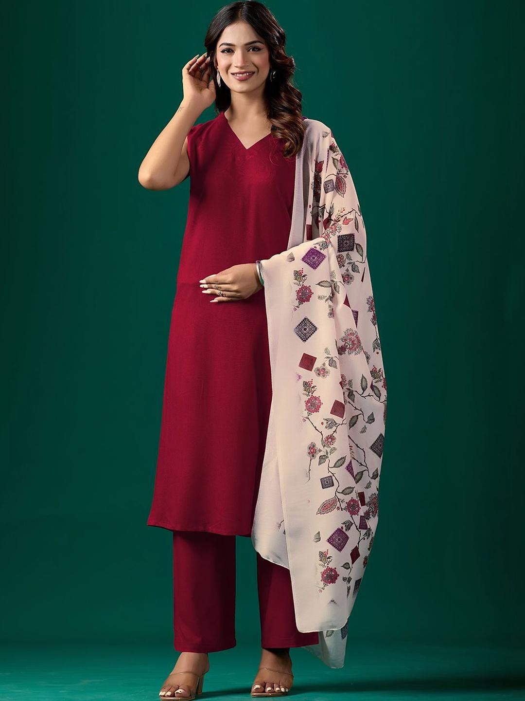 VASTRANIVAAS Women Floral Regular Kurta with Trousers & With Dupatta
