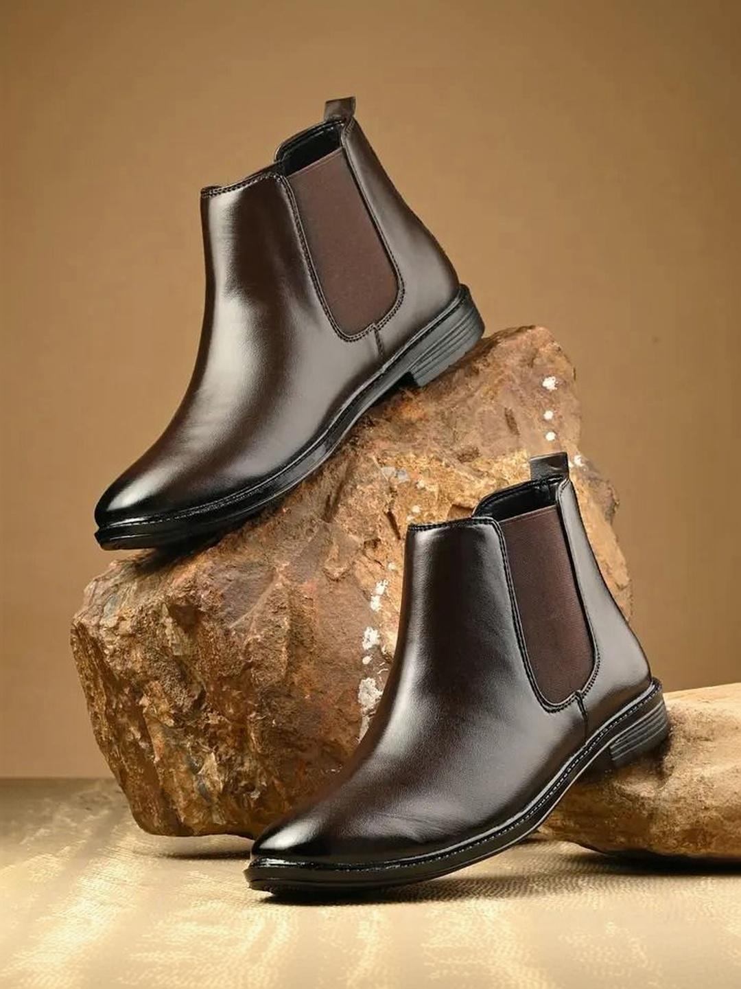 Roadster Men Round Toe Slip-On Chelsea Boots