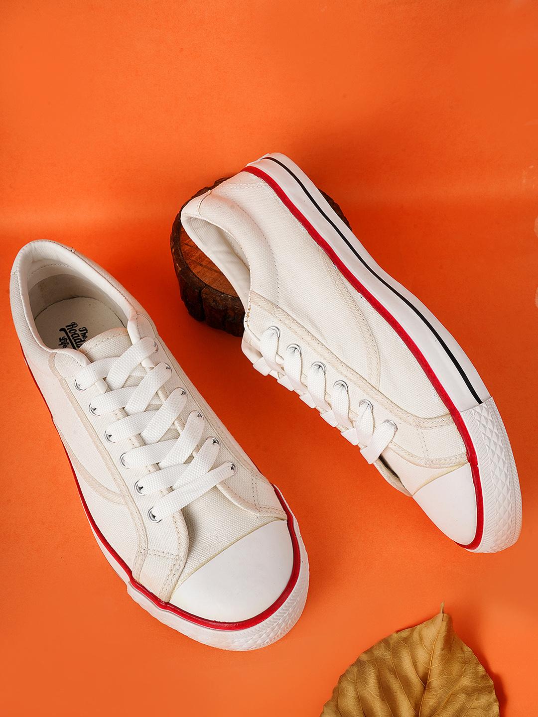 Roadster Men Canvas Sneakers