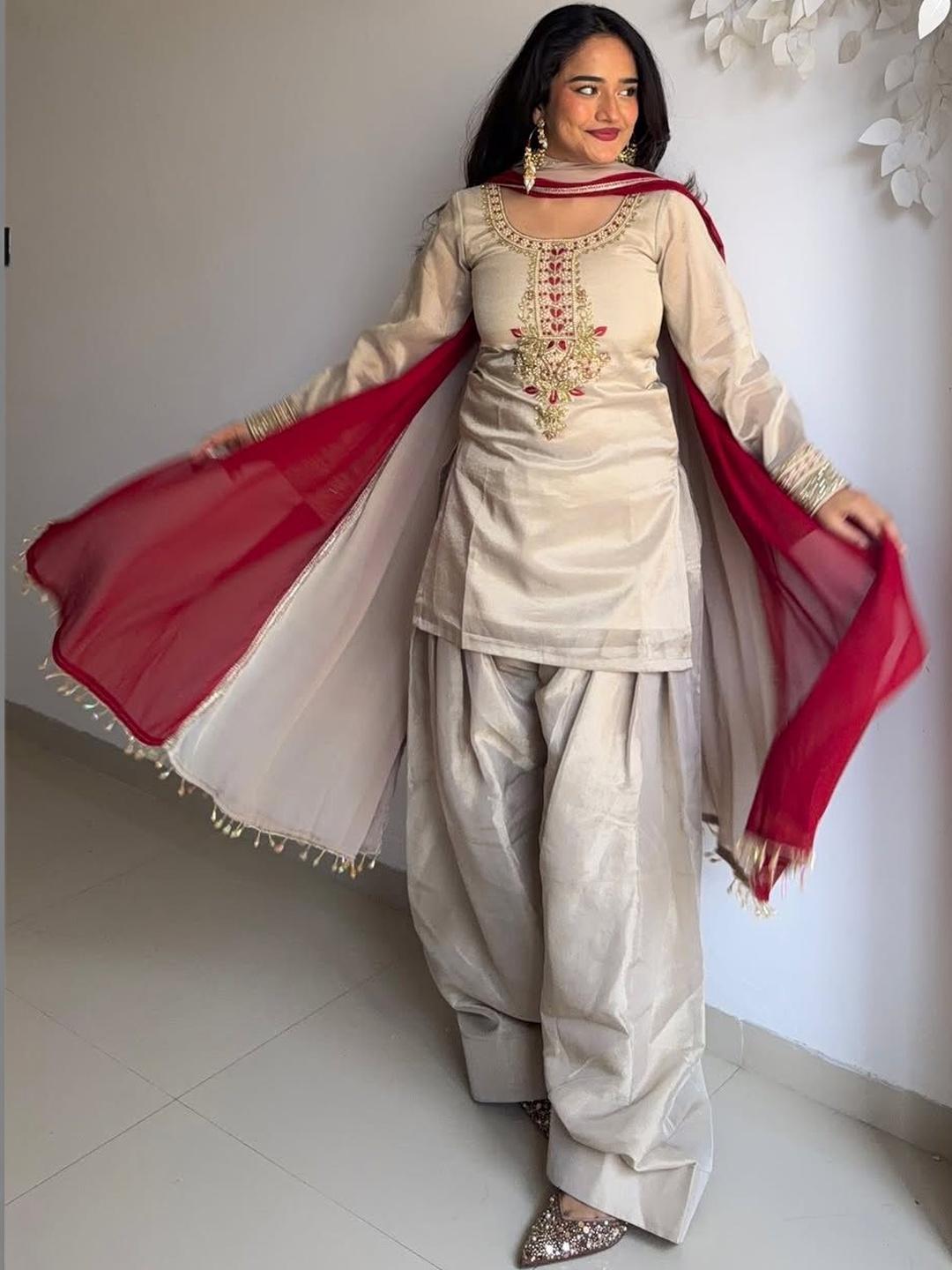 HERIN ENTERPRISE Women Ethnic Motifs Embroidered Kurta - Image 1