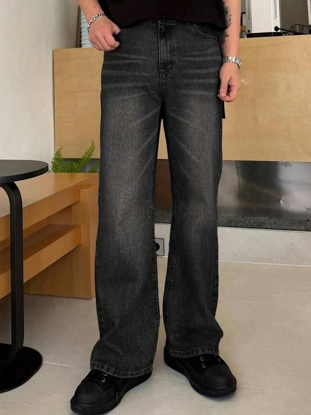 Kotty Men Relaxed Fit Low-Rise Light Fade Denim Jeans