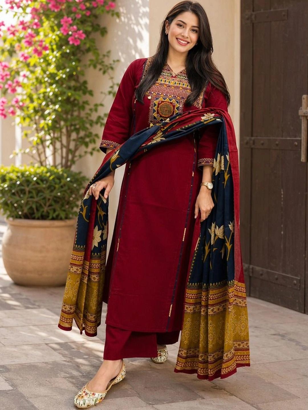 Vastra Rang Women Ethnic Regular Thread Work Pure Cotton Kurta with Palazzos & With - Image 1
