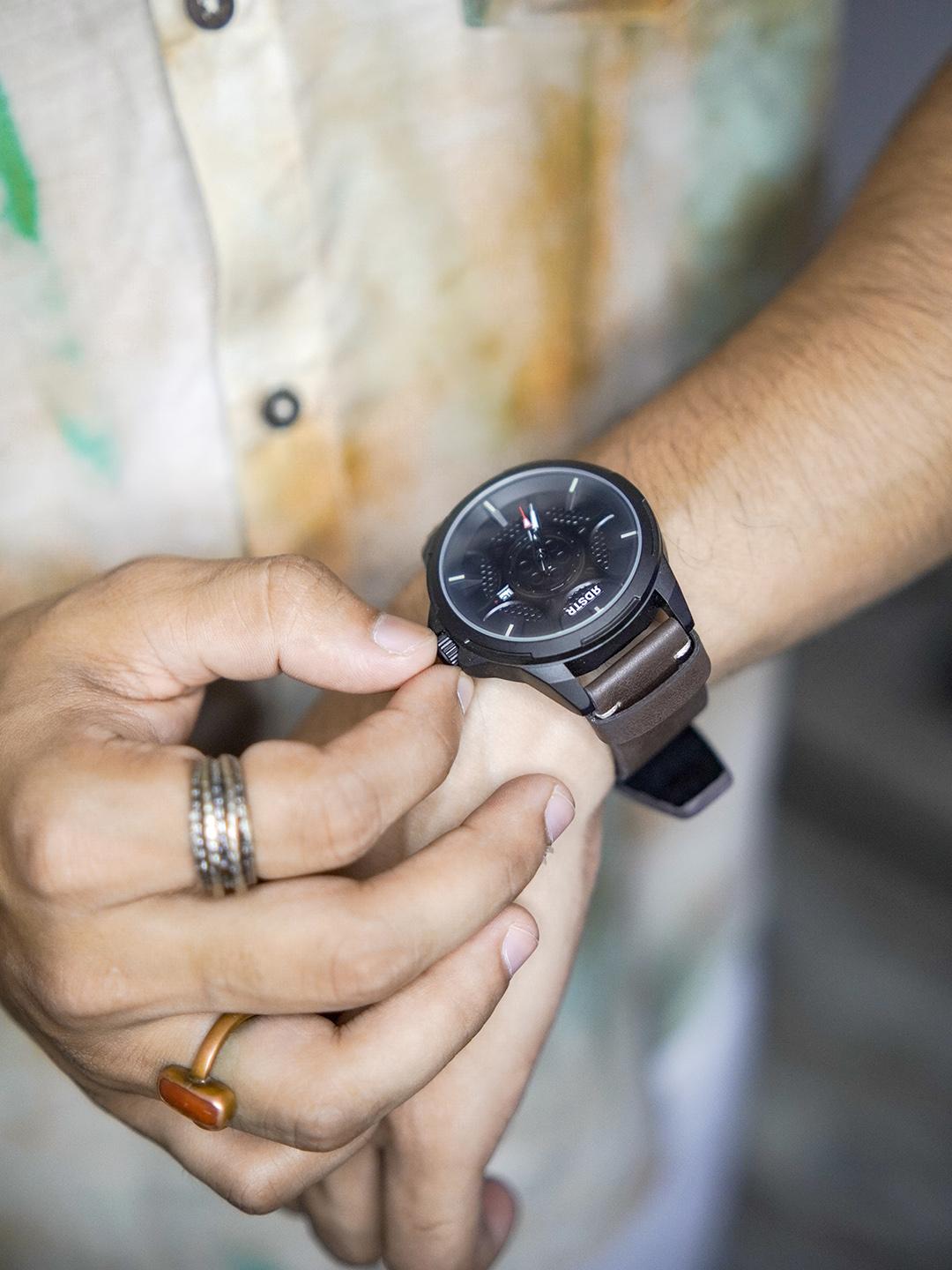 Buy Roadster Men Black Analogue Watch PN-LB-9376 - Watches for Men