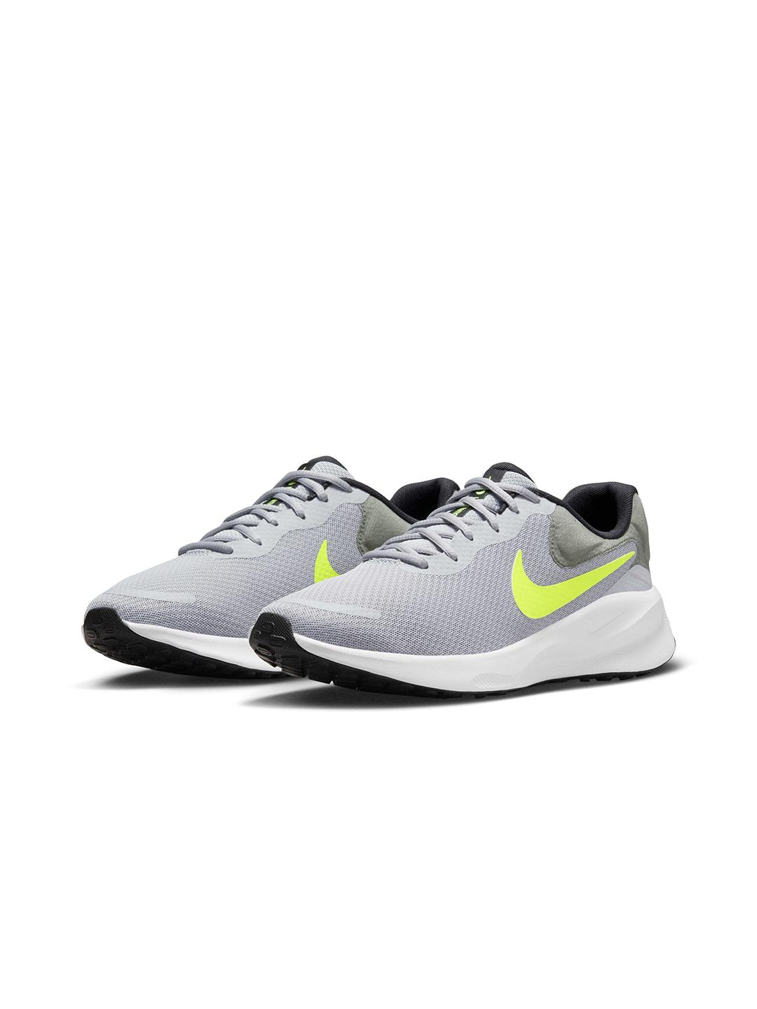 Nike Men Revolution 7 Road Running Shoes