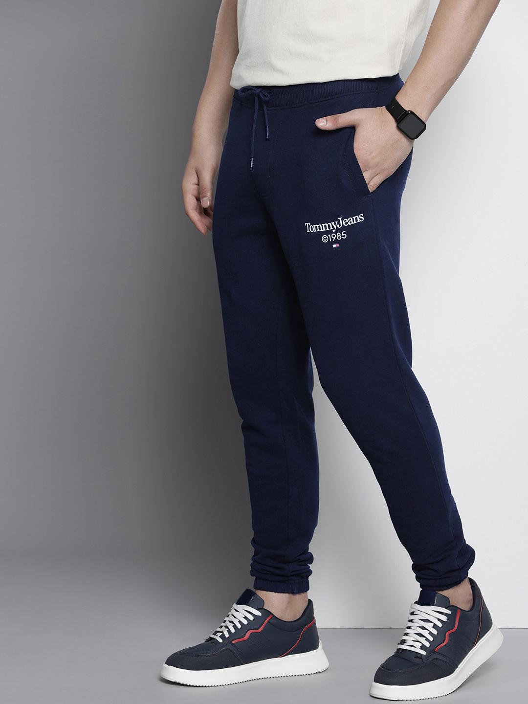 Buy Tommy Hilfiger Men Slim Fit Pure Cotton Brand Logo Printed