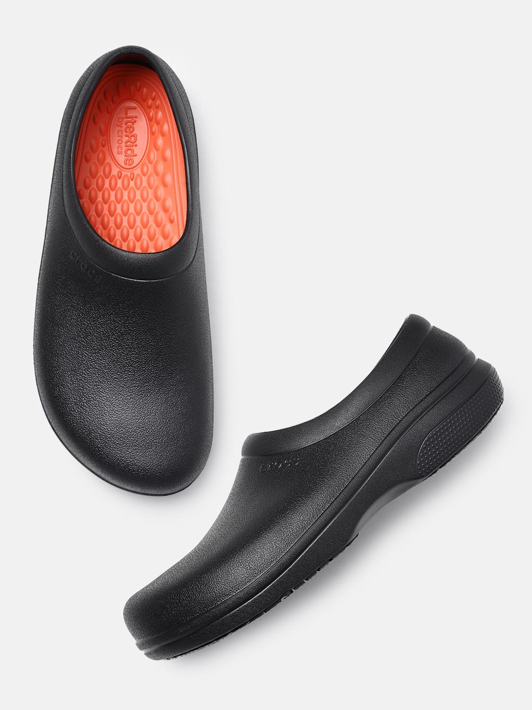 Sneakers Crocs Men's On The Clock Work Slip On Clogs Crocs On