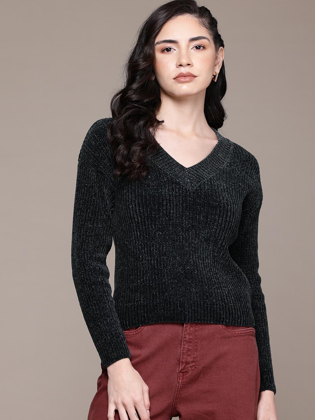 The Roadster Lifestyle V-Neck Chenille Pullover