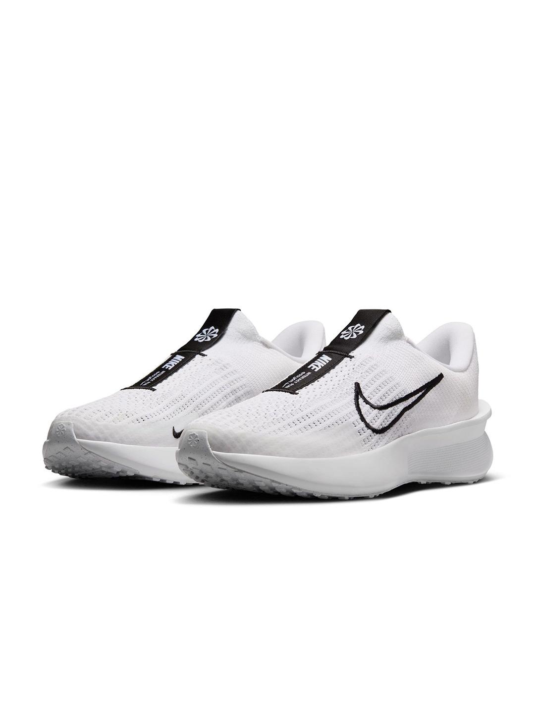 Buy Nike Men Interact Run EasyOn Road Running Shoes Sports Shoes