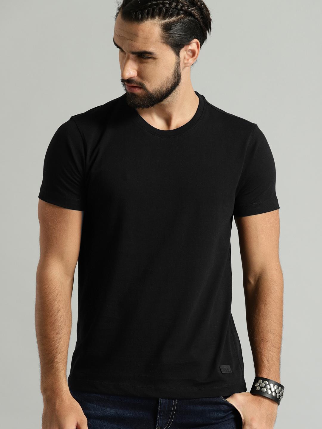 Roadster Men Black Solid Round Neck T-shirt - Image 1