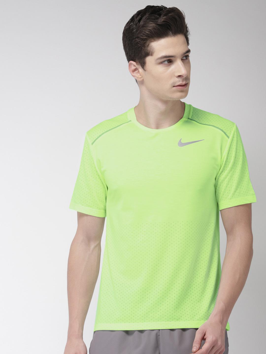 Buy Nike Men Fluorescent Green Standard Fit AS M NK BRTHE RISE 365 - Main Image