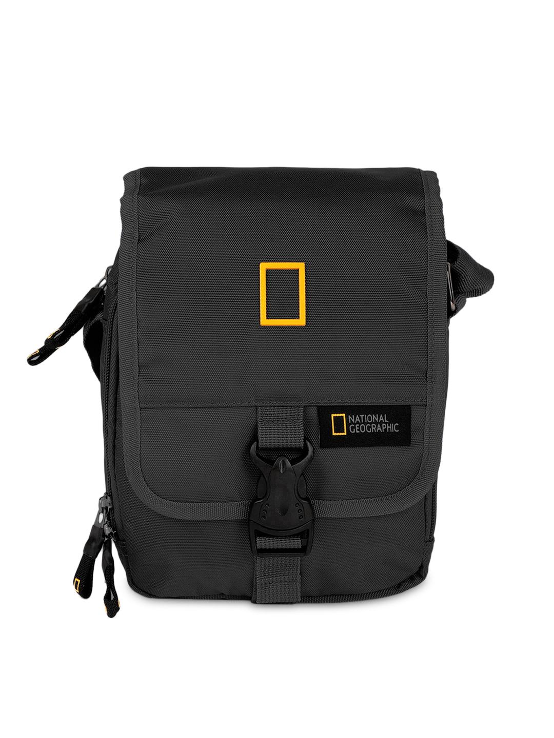 バッグ resistant messenger bag Buy National Geographic Unisex Black Recovery Messenger Bag