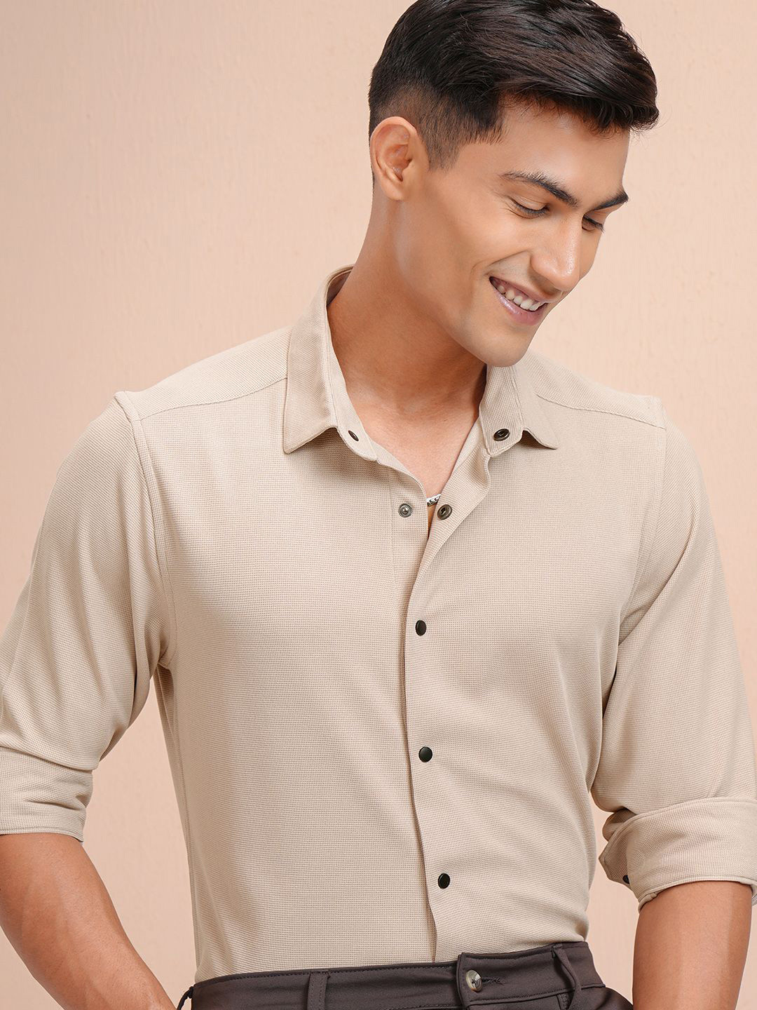 HIGHLANDER Men Slim Fit Opaque Casual Shirt