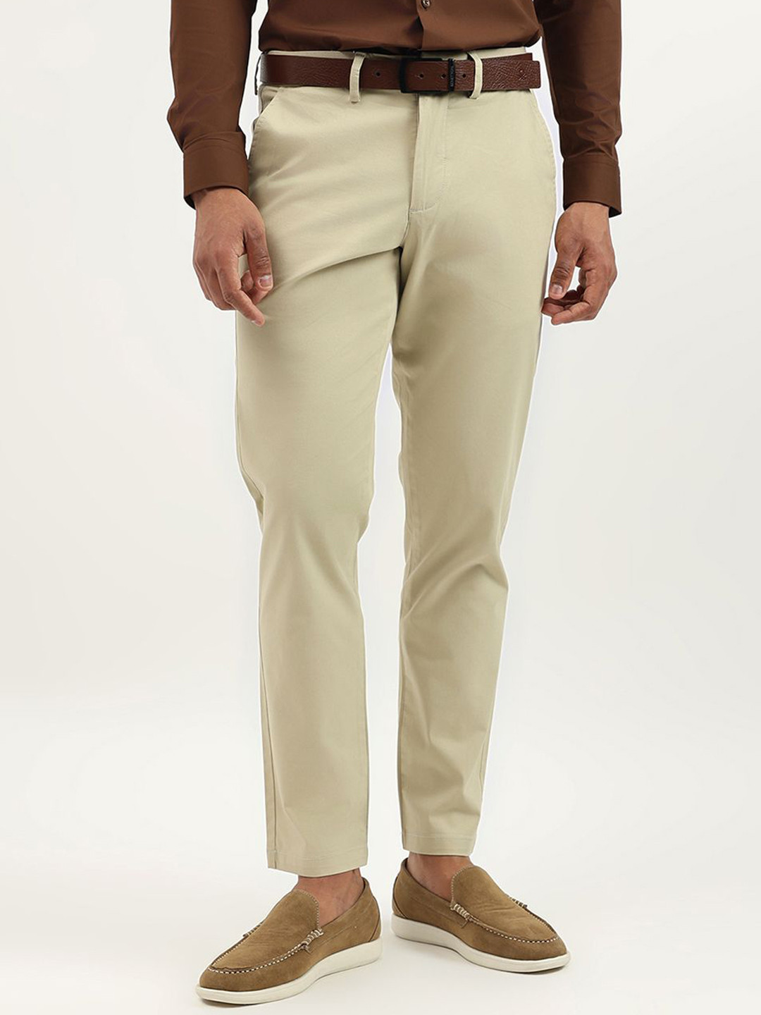 United Colors of Benetton Men Relaxed Fit Mid-Rise Chino Trousers