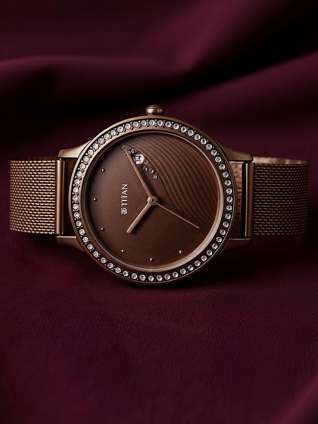 Titan Purple Glam It Up Quartz Analog With Brown Dial Watch For Women - Nt2634qm01 - Image 1