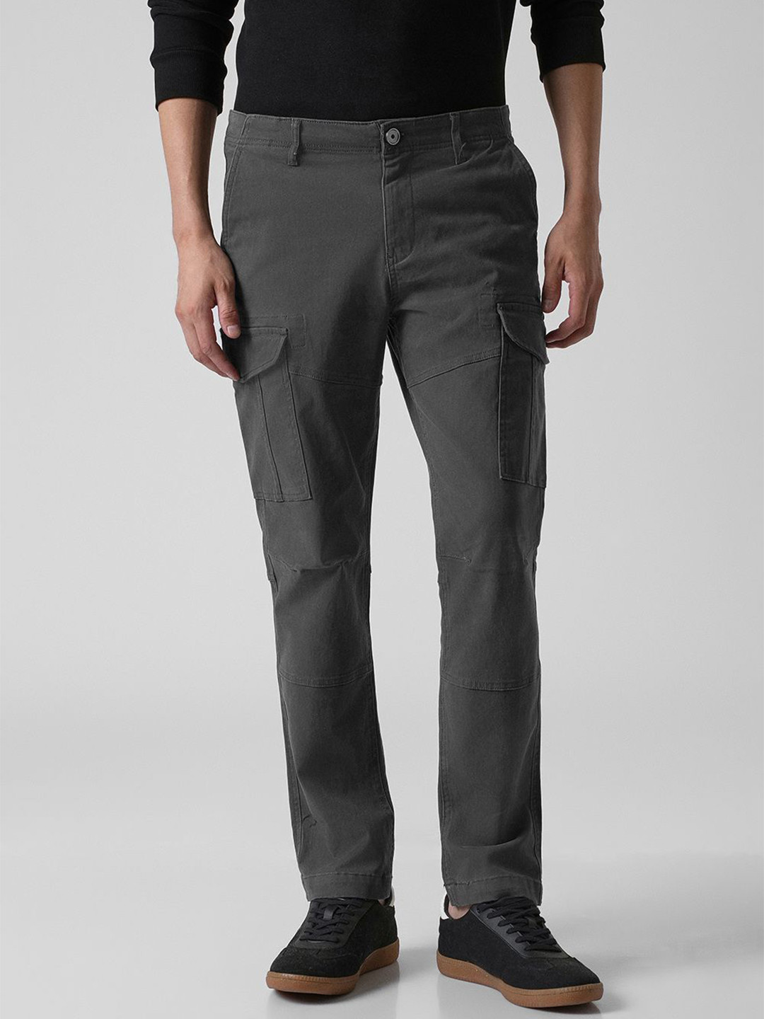 Banana Club Men Grey Cotton Solid Regular Fit Cargos Trousers