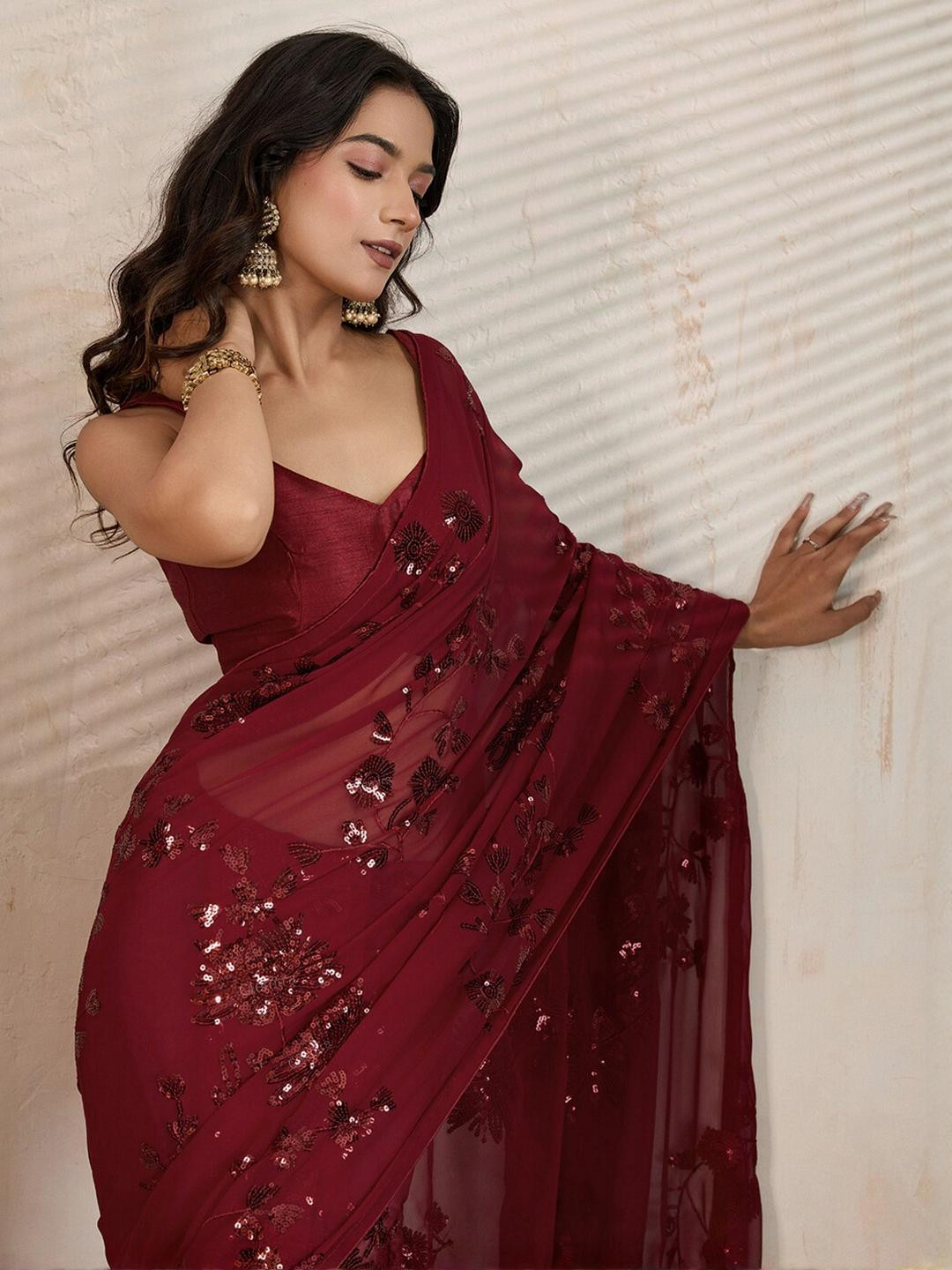 Floral Embroidered Pure Georgette Saree And Unstiched Blouse Piece