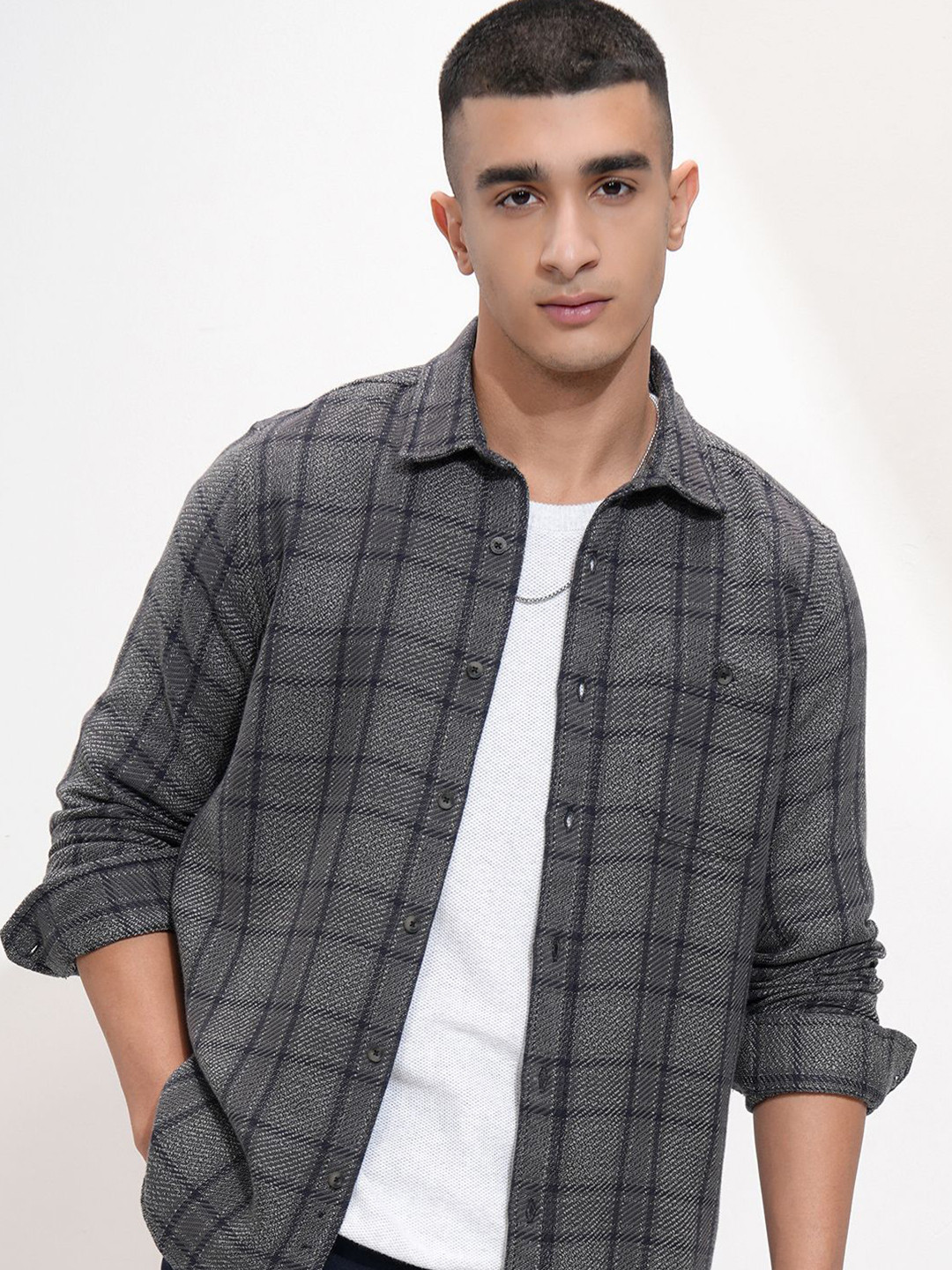 HIGHLANDER Men Grindle Yarn Textured Checked Casual Shirt