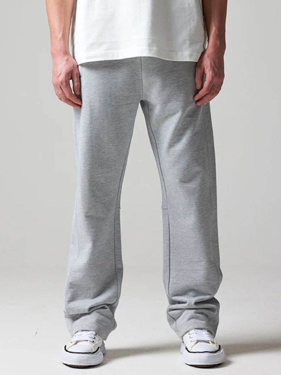 EVERDION Men Relaxed Straight Leg Fit Mid-Rise Joggers Trousers