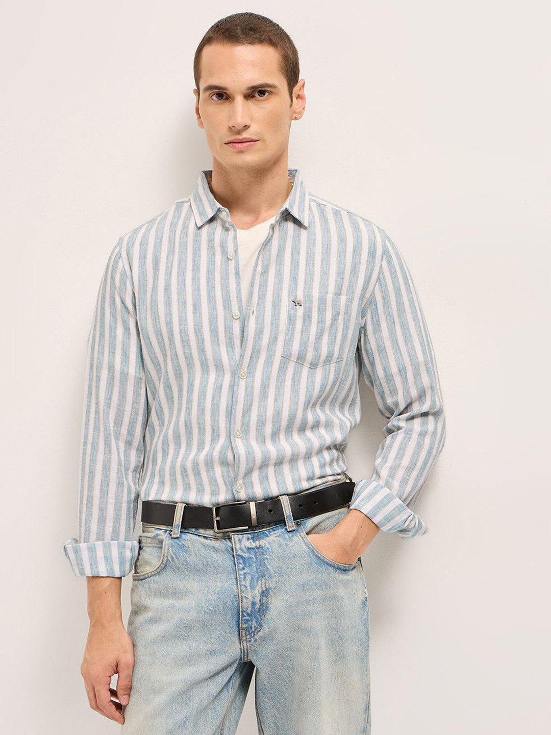 THE BEAR HOUSE Men Slim Fit Vertical Striped Spread Collar Casual Shirt