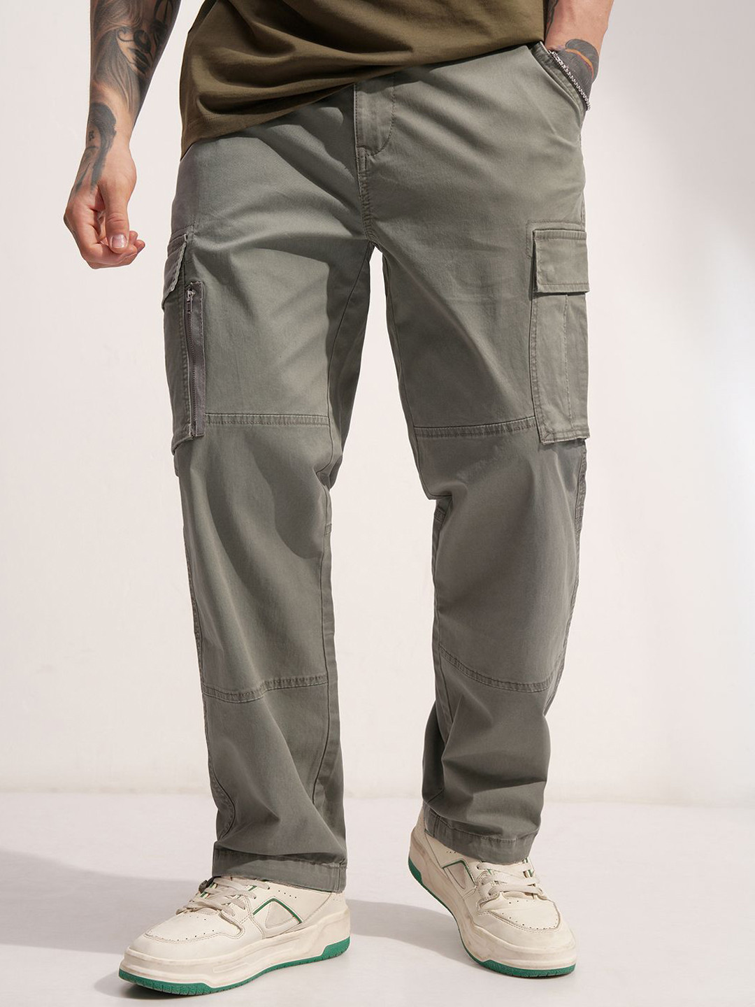 Highlander Men Relaxed Fit Cargo Trousers
