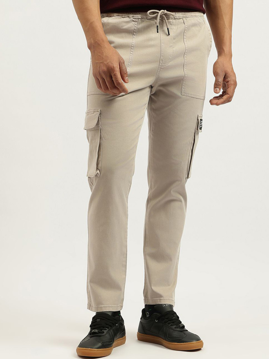 United Colors of Benetton Men Solid Mid-Rise Trousers
