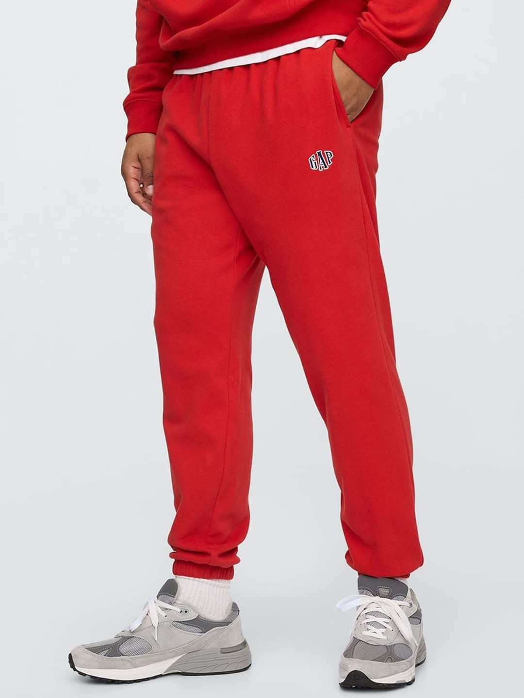 GAP Men Regular Fit Joggers Track Pants With Insert Pockets