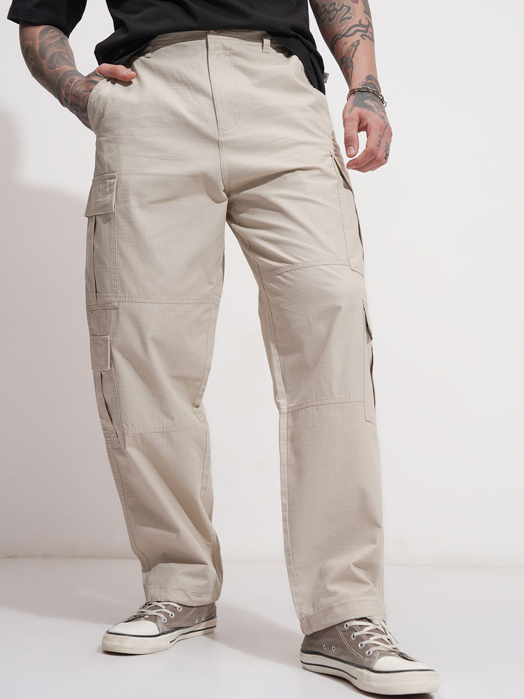 Highlander Men Solid Wide Leg Cargo Trousers