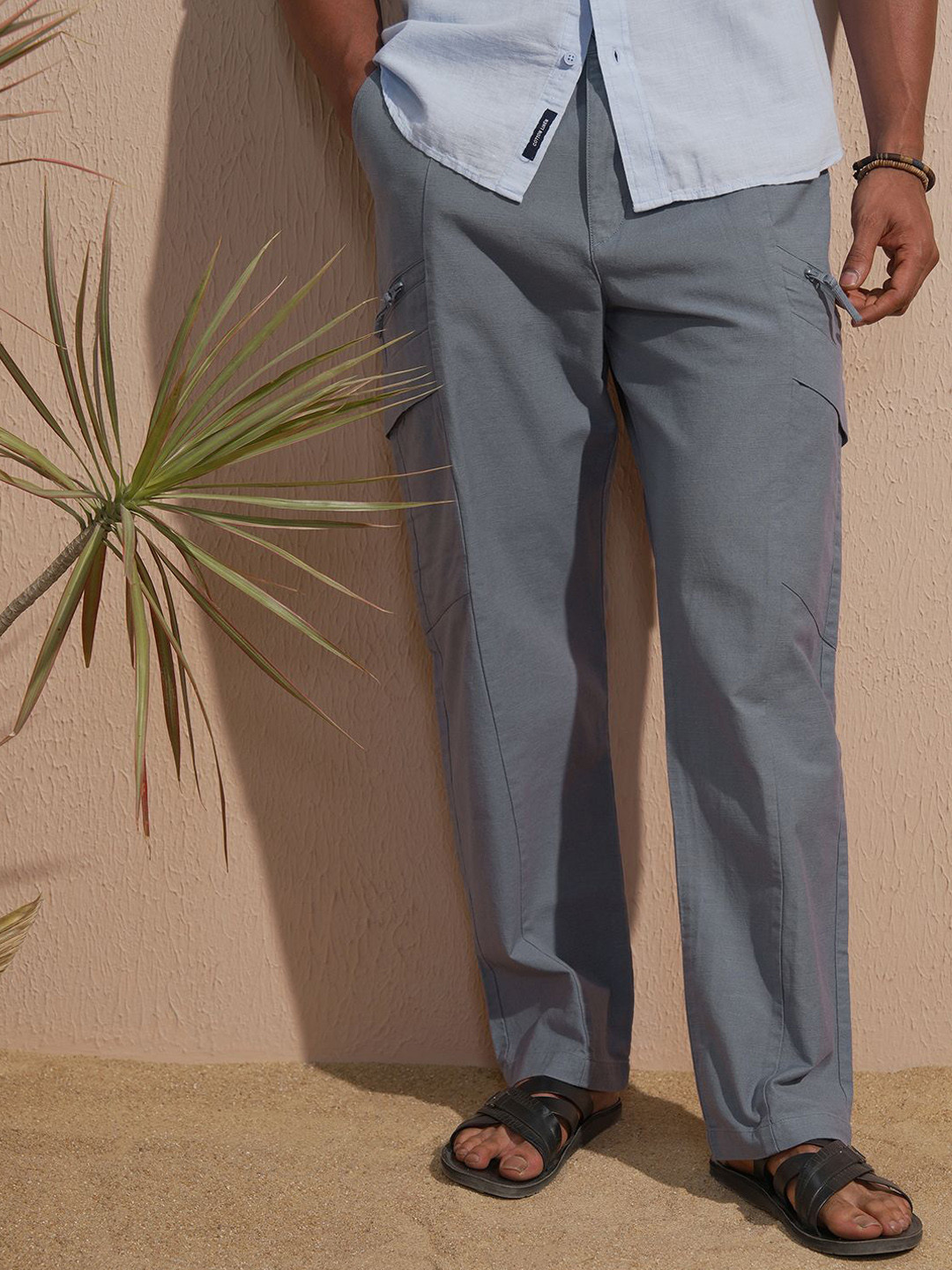 Highlander Men Relaxed Fit Elasticated Pull Up Cargo Trousers