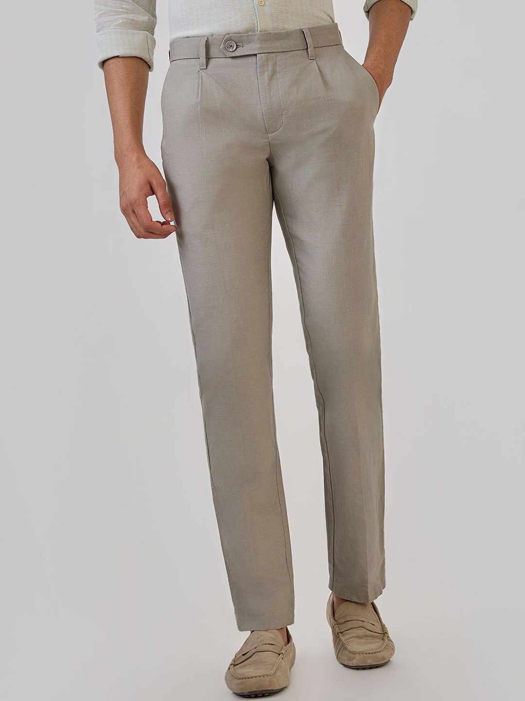 Raymond Men Slim Single Pleat Casual Chinos