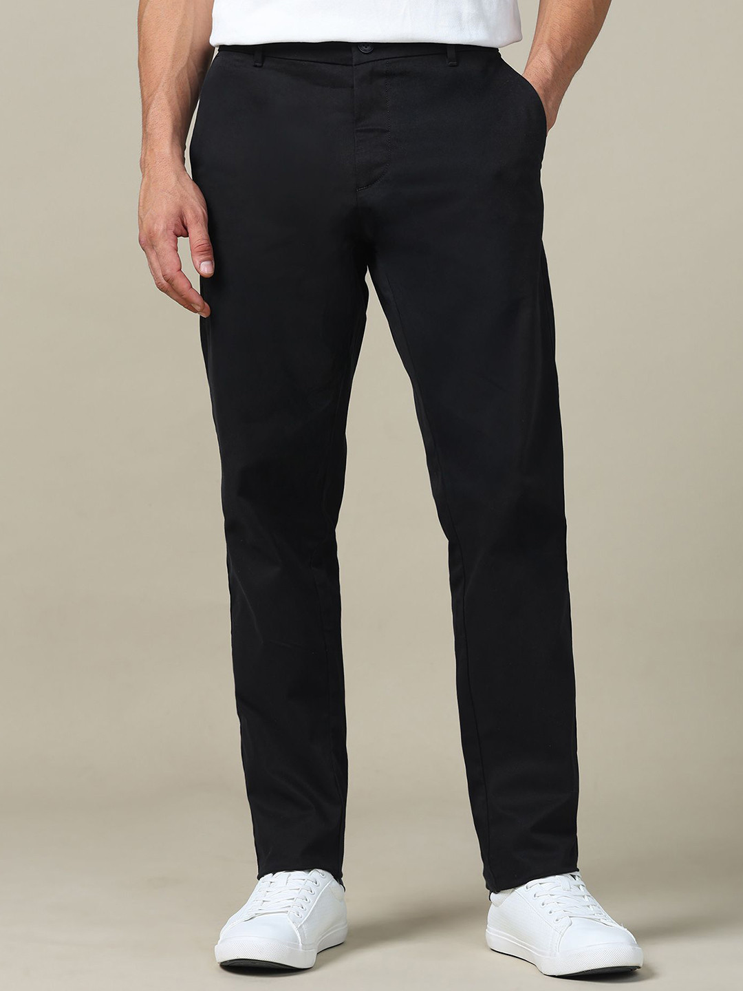 U.S. Polo Assn. Men Textured Slim Fit Mid-Rise Trousers
