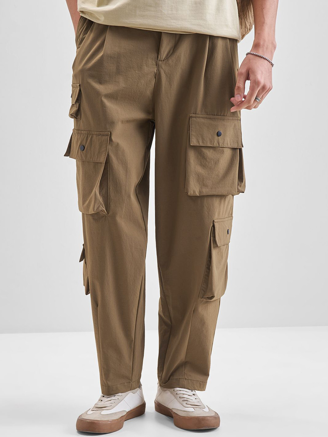 HIGHLANDER Men Loose Fit Mid-Rise Parachute Cargo Styles Trousers