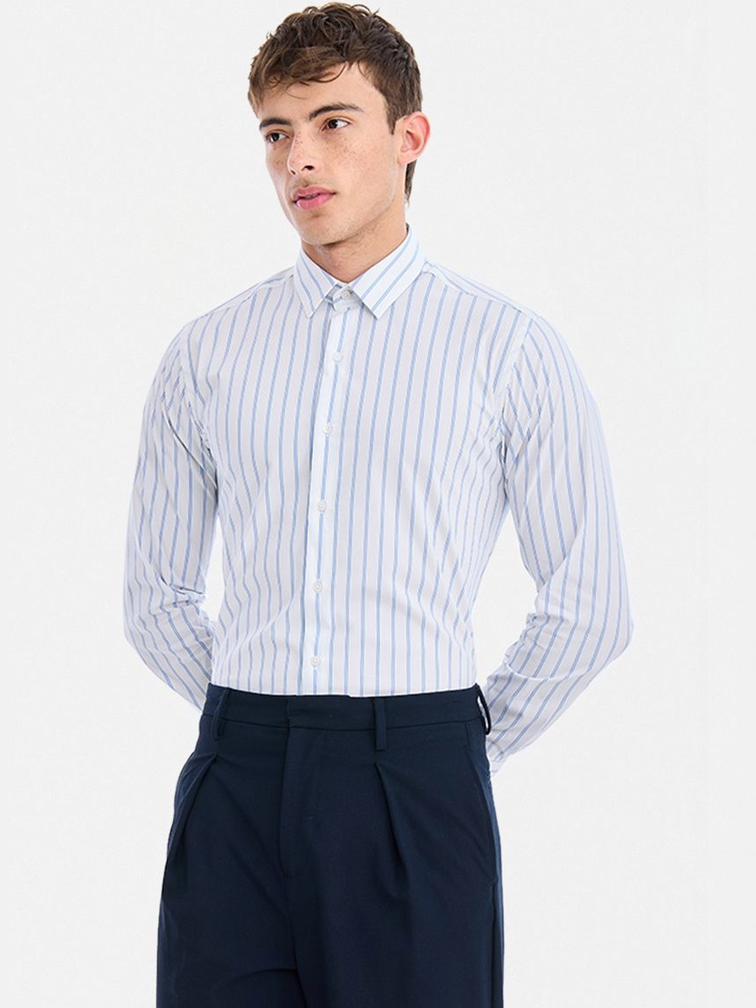 Snitch Men Slim Fit Striped Casual Shirt