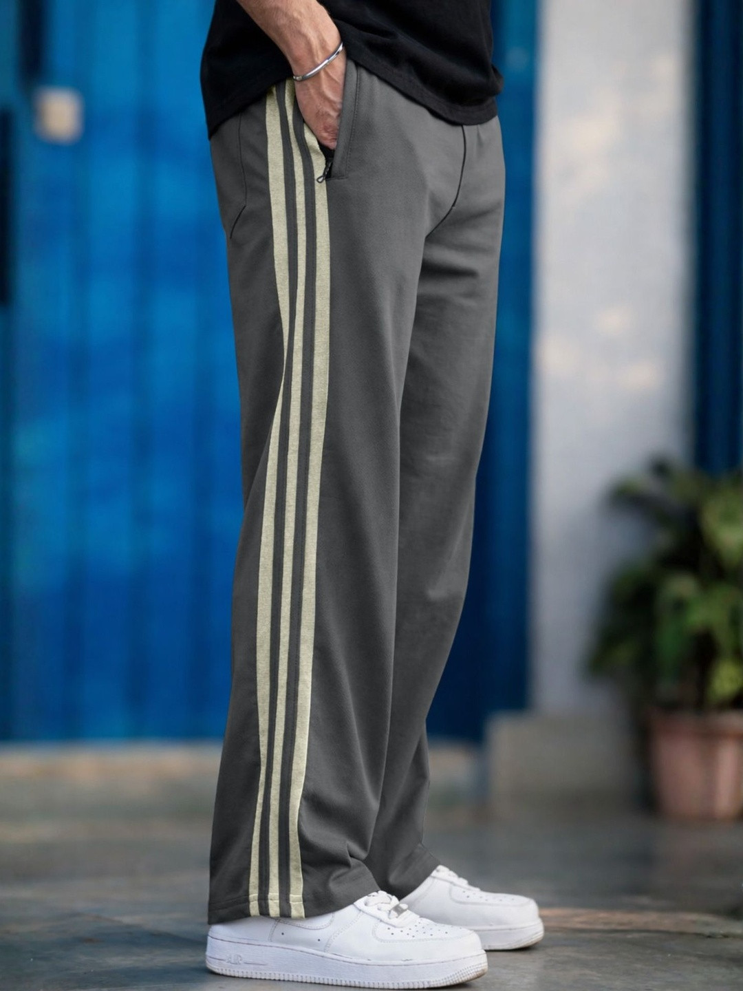 Maniac Men 3-Line Jogger Tapered Joggers