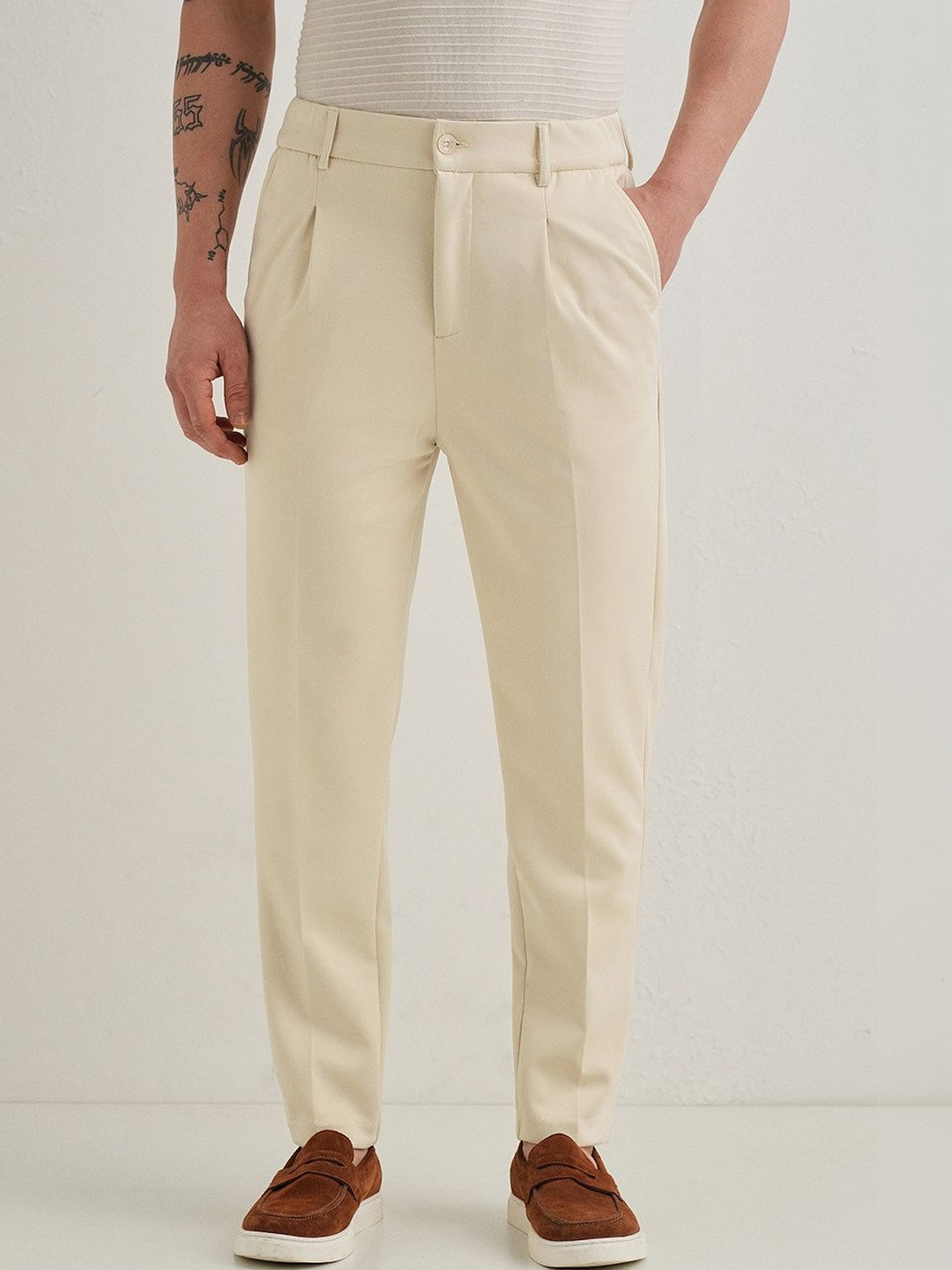 Banana Club Men Beige Relaxed Fit Pleated Trousers