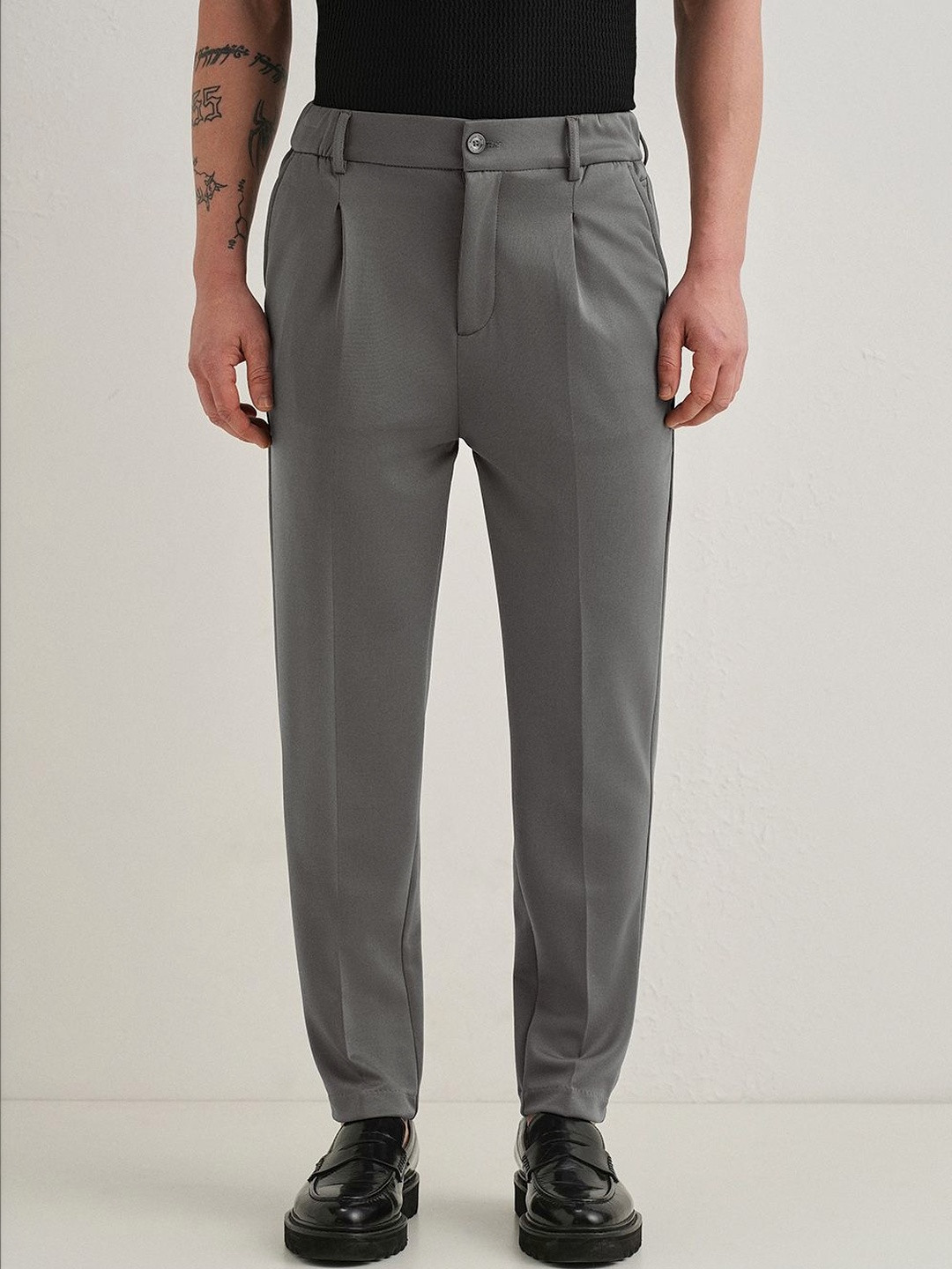 Banana Club Men Grey Relaxed Fit Pleated Trousers