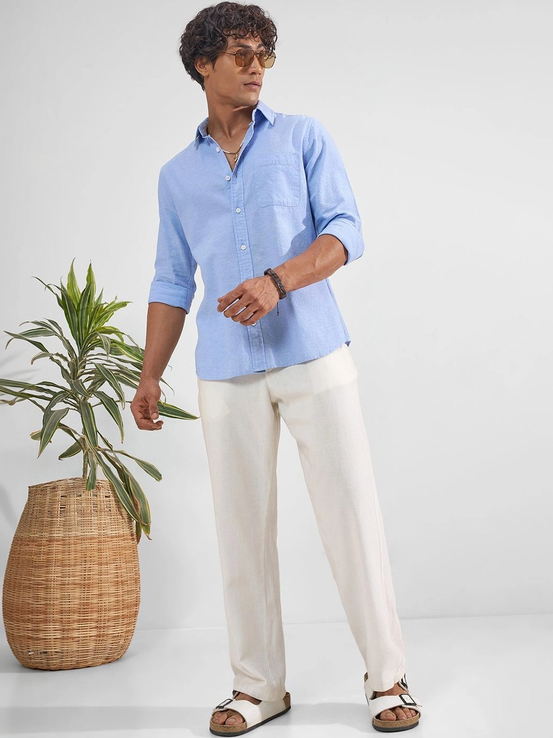 HIGHLANDER Men Premium Linen Chambray Button Down Shirt - Image 2