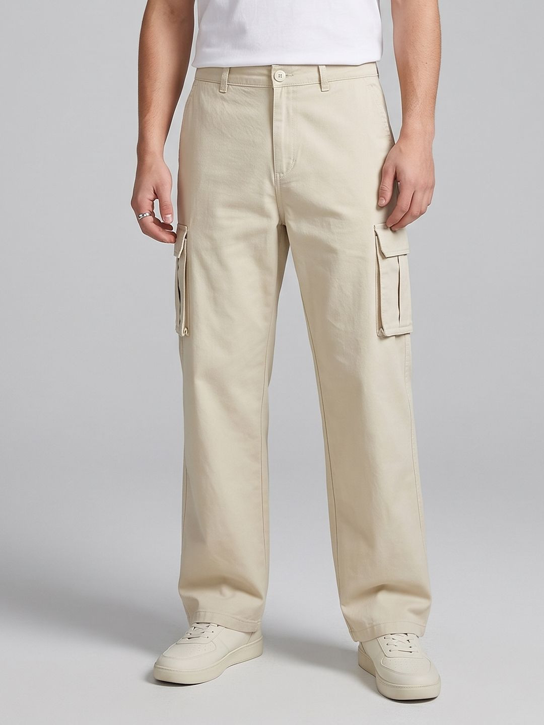 Roadster Men Relaxed Cotton Cargo Trouser - Image 1