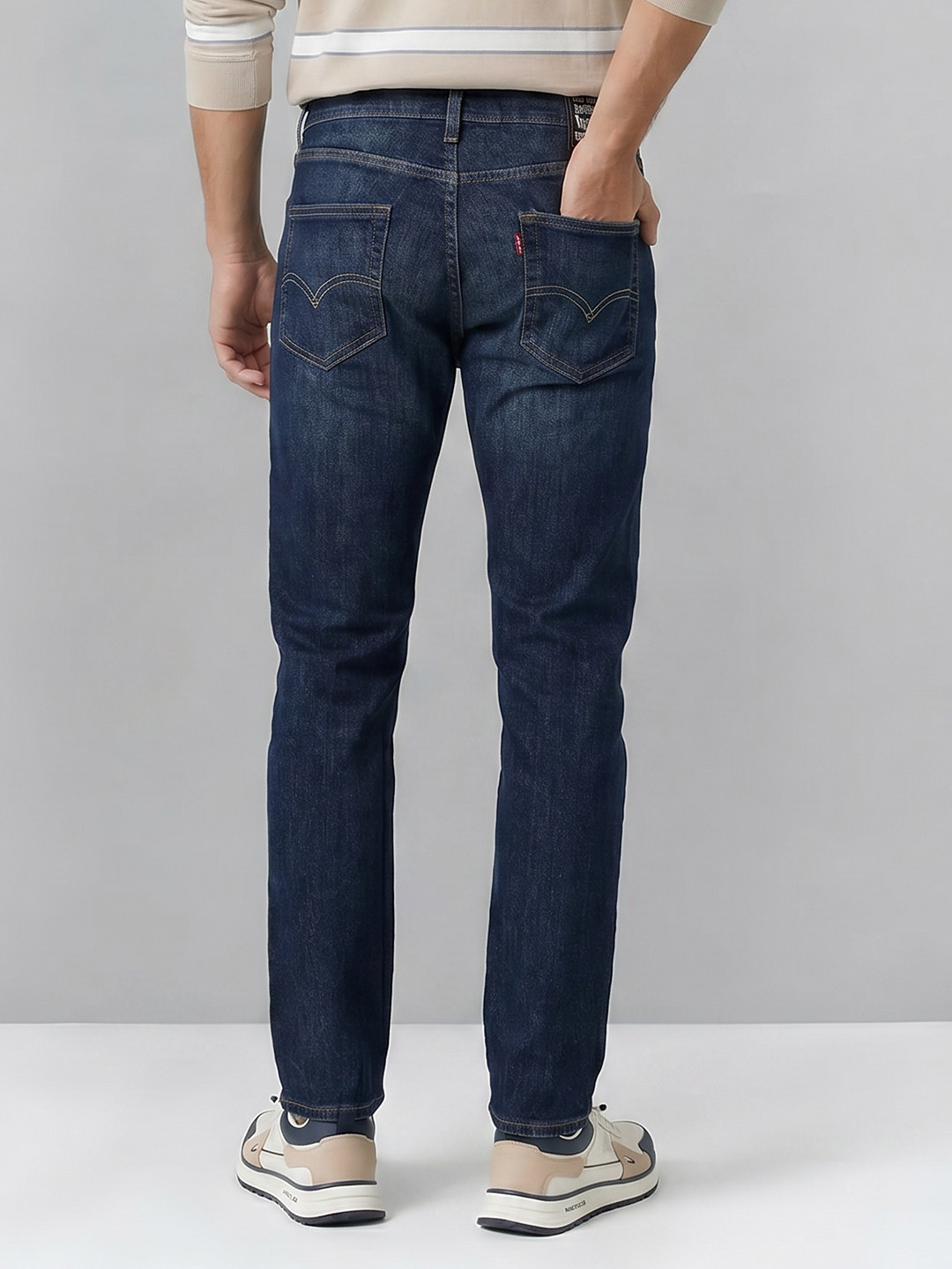 Levis Men 511 Slim Fit Light Fade Jeans - Image 2