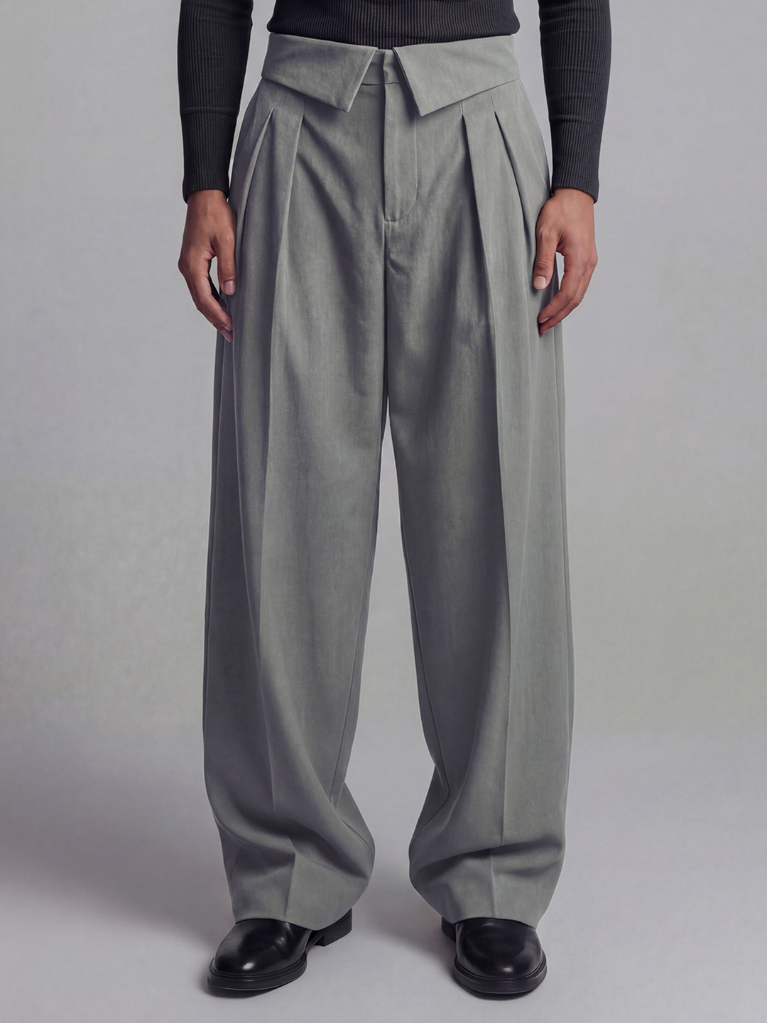 FUGAZEE Men High-Rise Pleated Zip Trousers