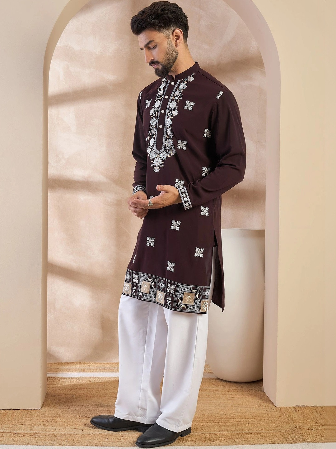 House of Pataudi Men Embroidered Thread Work Kurta - Image 6