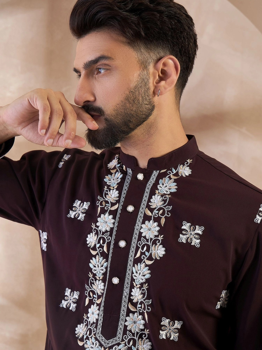 House of Pataudi Men Embroidered Thread Work Kurta - Image 3