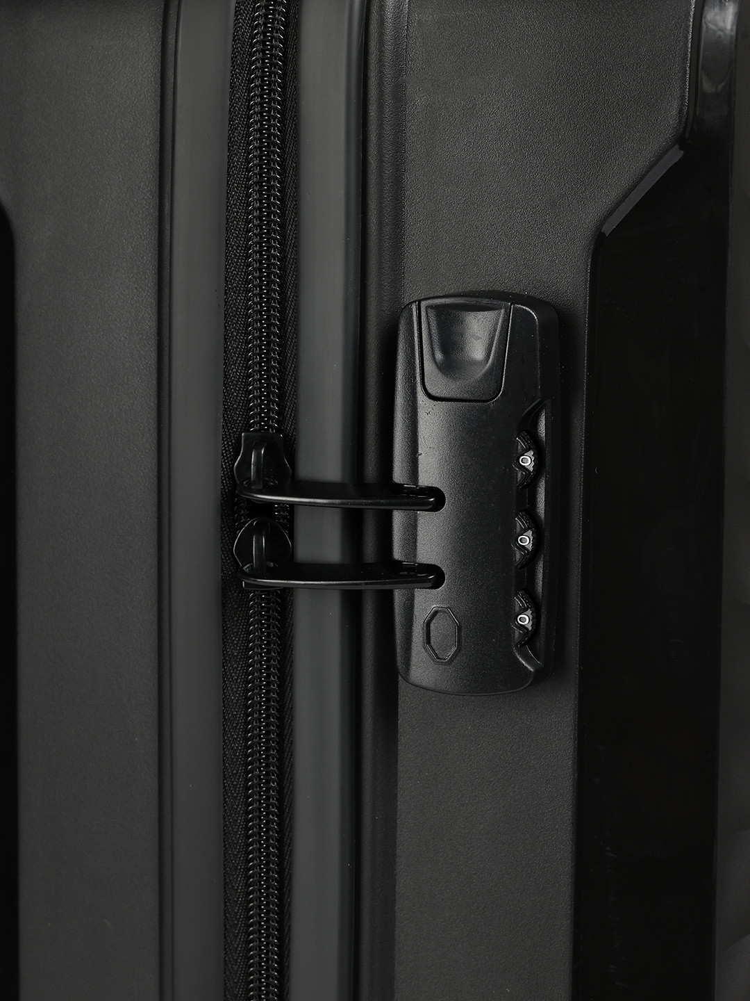 Roadster The Life Co. Black Textured 360 Degree Rotation Cabin Trolley Bag - Image 7