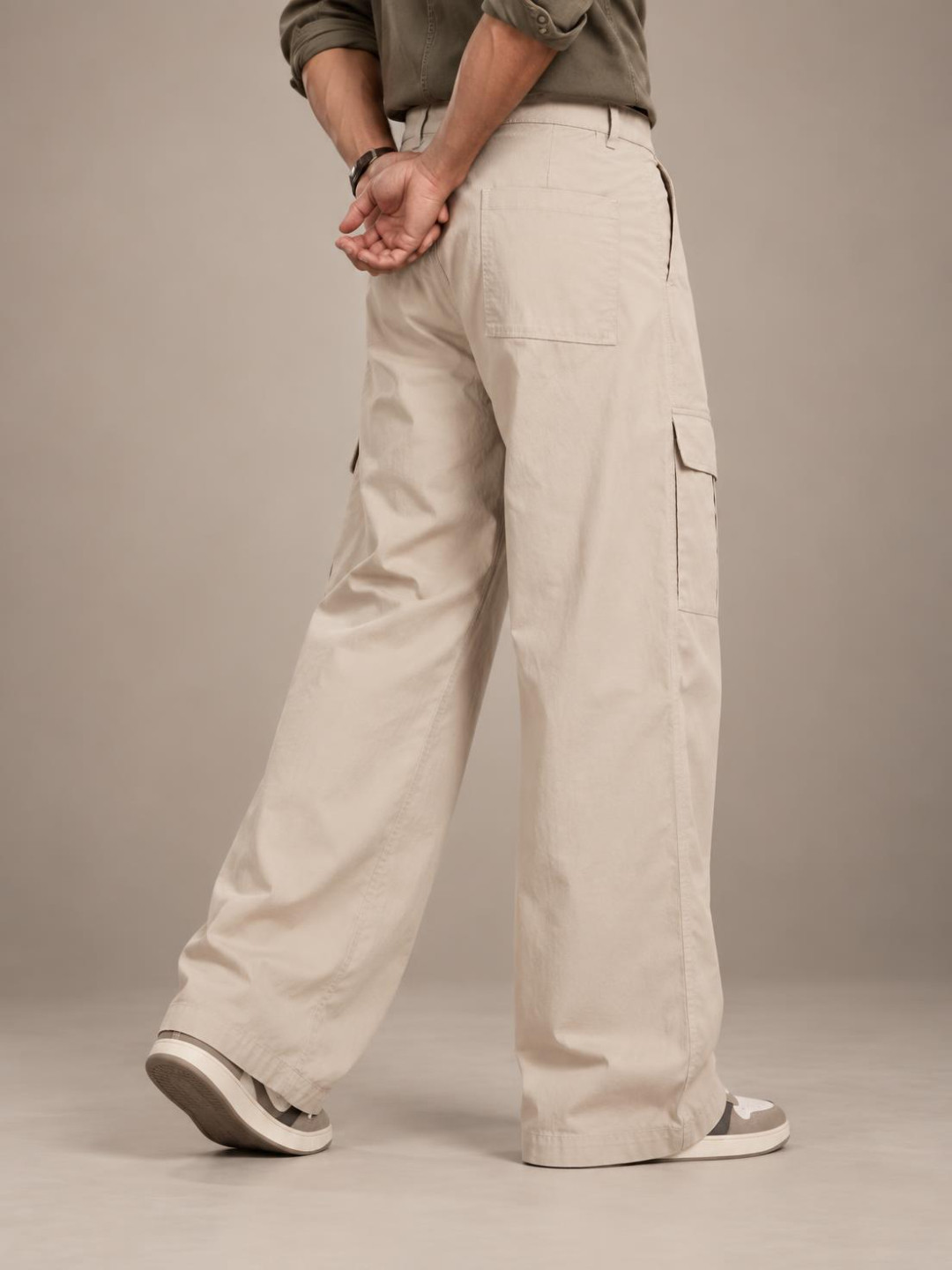 glitchez Men Baggy Pleated Chinos Trousers - Image 2