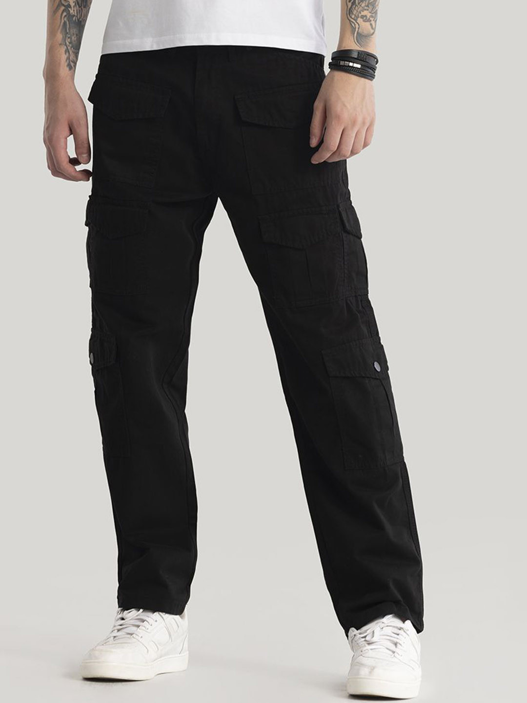 Snitch Black Loose Fit Solid Cargo Trousers