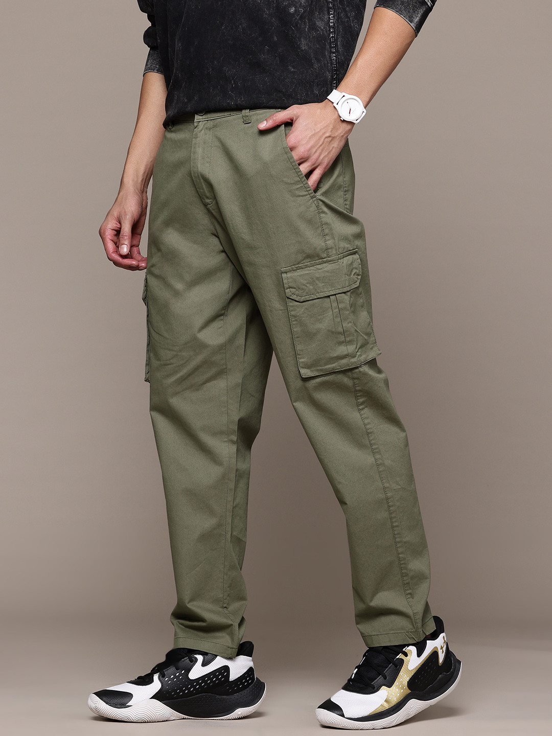 The Roadster Lifestyle Co. Men Relaxed Fit Cargo Trousers - Image 2