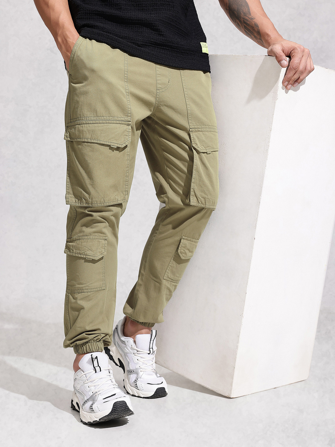 WROGN Men Relaxed Fit Pure Cotton Cargo Trousers